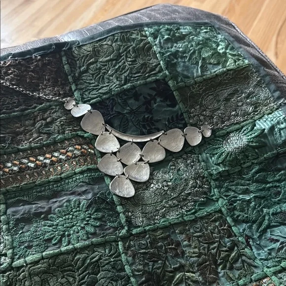 Silver Statement Necklace
Box 2 - Picture 3 of 3